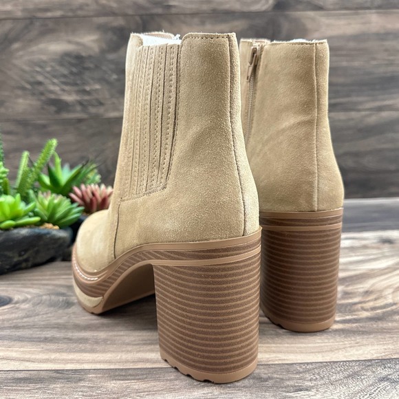 NIB Steve Madden Searches 8.5M Sand Suede Block Heel Ankle Boots - Picture 9 of 11
